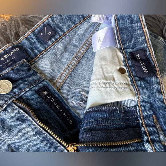 Lucky Brand Women’s Jean Shorts ‘The Cut Off’ Size 6/28. Preowned/Like NEW! - Picture 6 of 9